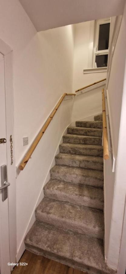 Archillects Entire Two Bedroom Comfy House - Free Parking 글라스고 외부 사진