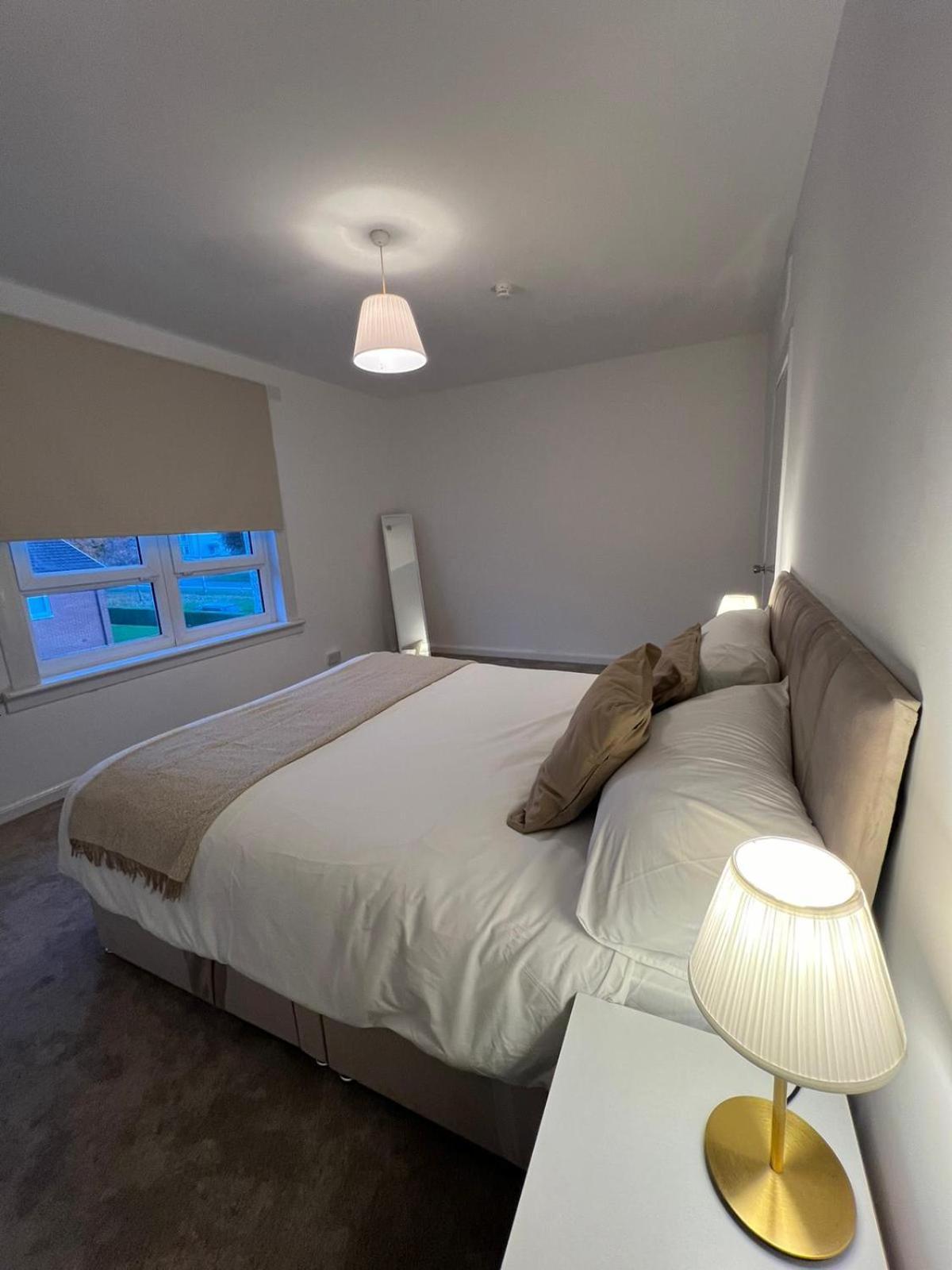 Archillects Entire Two Bedroom Comfy House - Free Parking 글라스고 외부 사진